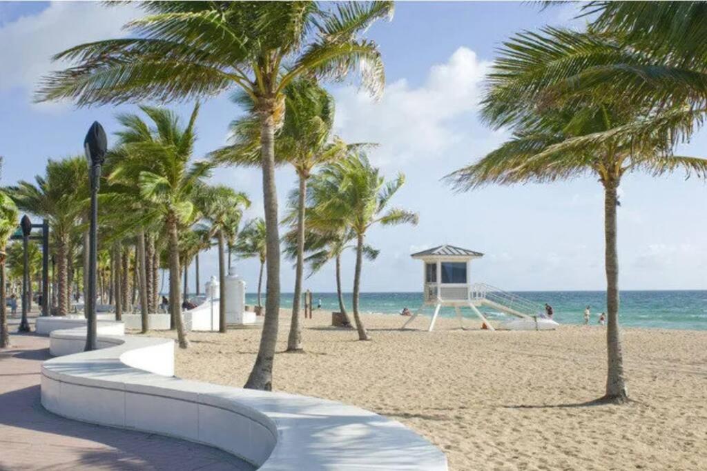 Swaying Palm Beach House Fort Lauderdale Buitenkant foto